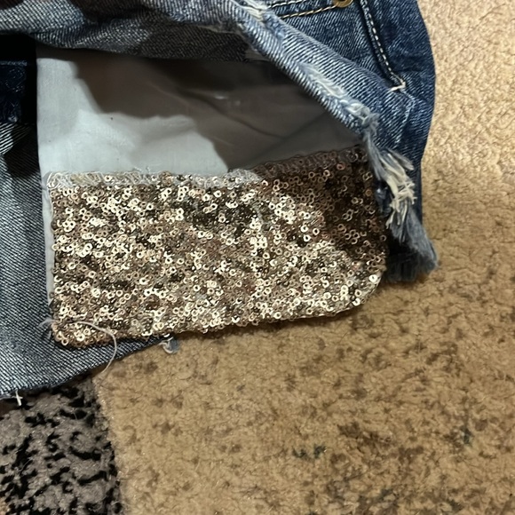 American Eagle shorts size 6 sequin pockets - Picture 4 of 4